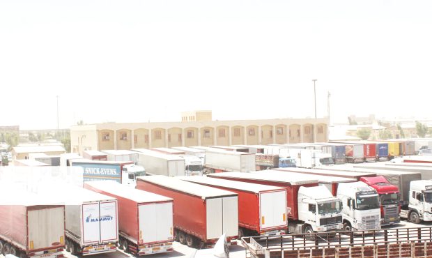 مدیرکل گمرک استان ایلام خبر داد: بیش از ۹۳۰ میلیون دلار کالا از مرز مهران به عراق صادر شد