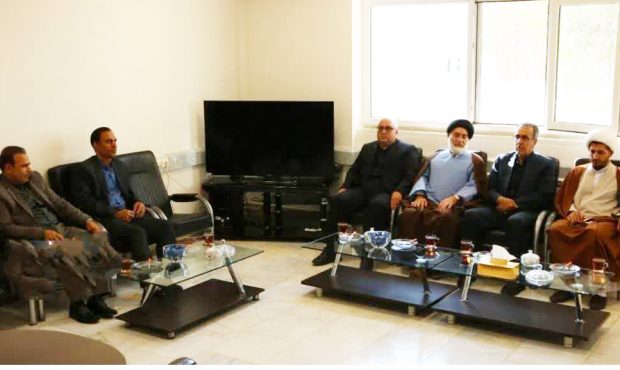 مدیرکل کمیته امداد استان ایلام خبر داد: اختصاص هفت هزار میلیارد ریال برای اشتغال نیازمندان ایلام مدیرکل کمیته امداد استان ایلام خبر داد: اختصاص هفت هزار میلیارد ریال برای اشتغال نیازمندان ایلام