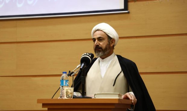 امام جمعه ایلام در پنجمین همایش استانی ستاد صبر: صلح‌یاران و معتمدان رونق مساجد و تقویت معنویت را در اولویت قرار دهند