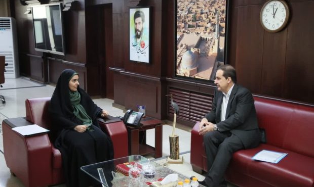 در دیدار استاندار ایلام با وزیر راه و شهرسازی طرح اتصال استان به شبکه ریلی کشور مورد بحث و پیگیری قرار گرفت