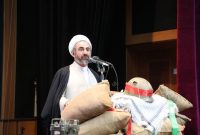 امام جمعه ایلام در آیین گرامیداشت نخستین یادواره ۲۶ شهید امدادگرهلال احمر: امدادگران بدون ابزار دفاعی و با وسایل و تجهیزات درمانی در هشت سال دفاع مقدس درخشیدند