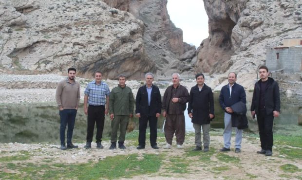 پیگیری تکمیل راهسازی محور ارتباطی شهرستانهای چرداول به سیروان (هلسم- سرتنگ)