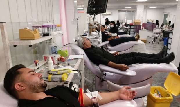 مدیرکل انتقال خون ایلام خبر داد: انتقال خون ایلام آماده خون‌گیری در شب‌های رمضان