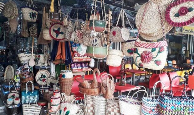 نمایشگاه صنایعدستی و سوغات محلی دهلران ایلام ویژه نوروز افتتاح شد نمایشگاه صنایعدستی و سوغات محلی دهلران ایلام ویژه نوروز افتتاح شد