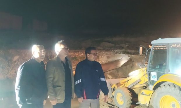 مدیر امور آبفای شهرستان ایلام خبر داد: ترمیم شکستگی خط انتقال ۵۰۰ میلیمتری چشمه گلگل شهر ایلام مدیر امور آبفای شهرستان ایلام خبر داد: ترمیم شکستگی خط انتقال ۵۰۰ میلیمتری چشمه گلگل شهر ایلام