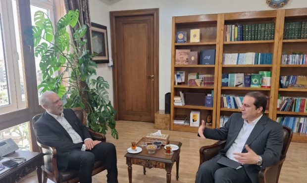 پیگیری مطالبات مردم ایلام در دیدار استاندار با وزیر کشور پیگیری مطالبات مردم ایلام در دیدار استاندار با وزیر کشور