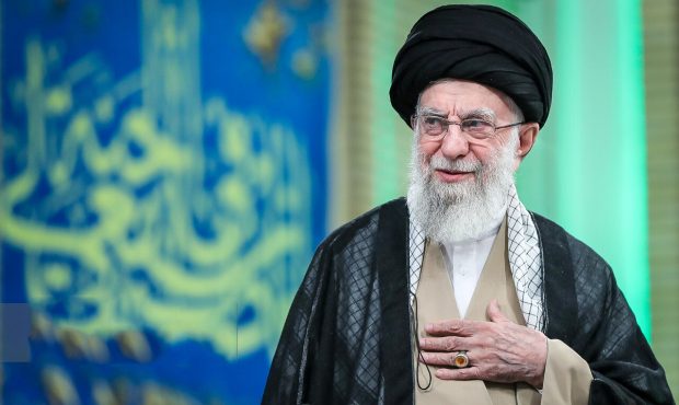 حضرت آیت الله خامنه‌ای: کارگر سرمایه اصلی برای تحقق شعار سرمایه‌گذاری برای تولید است