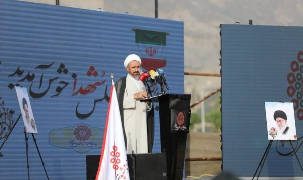 شهدا را به نسل جوان معرفی کنیم، اینها افتخار نظام مقدس جمهوری اسلامی ایران هستند بابد از باورهای خود حمایت کنیم