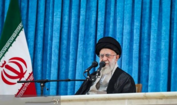 رهبر انقلاب: صنعت هسته‌ای ملت ایران ربطی به آمریکا ندارد