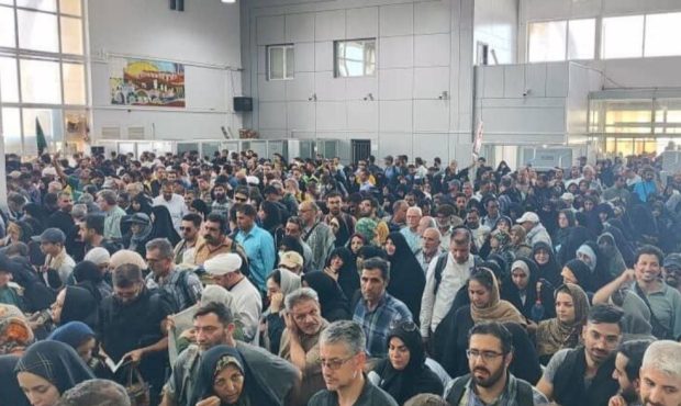 سرپرست فرمانداری مهران خبر داد: افزایش درهای ورودی در مرز مهران به ۱۴ مورد سرپرست فرمانداری مهران خبر داد: افزایش درهای ورودی در مرز مهران به ۱۴ مورد