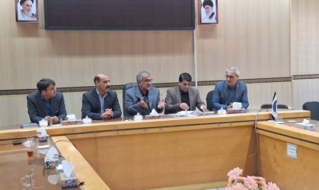 فرماندار ایلام تاکید کرد: رفع مشکلات کم آبی روستاهای شهرستان ایلام با جدیت در دستور کار است فرماندار ایلام تاکید کرد: رفع مشکلات کم آبی روستاهای شهرستان ایلام با جدیت در دستور کار است