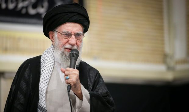 رهبر انقلاب: به کوری دشمن خواهیم توانست ایران را به اوج ترقی و افتخار برسانیم