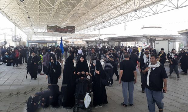 مدیرکل راهداری و حمل و نقل جاده ای استان خبر داد: تردد زائران از مهران به حدود ۱۶۰ هزار نفر رسید