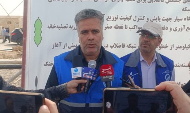 مدیرعامل شرکت آب و فاضلاب استان از ظرفیت ۴۳۰ هزار بطری آب در سردخانه مستقر در پایانه مهران خبر داد