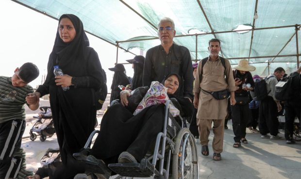 سرپرست فرمانداری مهران خبر داد: تردد ۱۲۴ هزار زائر در شبانه‌روز گذشته از مرز مهران