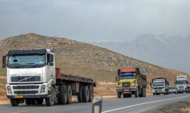 مدیرکل گمرک استان ایلام خبر داد: تشریفات گمرکی ۱۲۴۰ کامیون حامل تجهیزات مواکب از مرز مهران