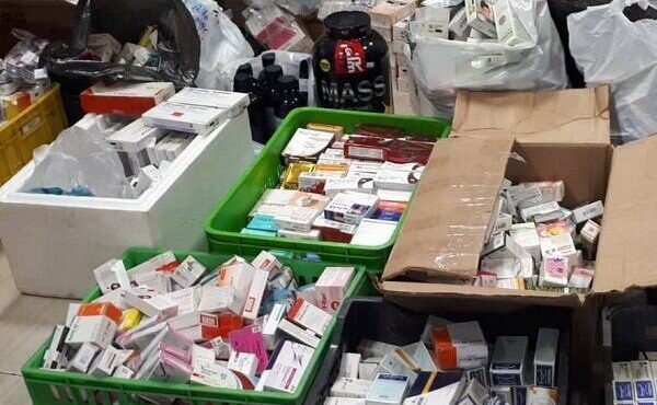 معاون غذا و دارو دانشگاه علوم پزشکی ایلام تاکی کرد: جلوگیری از توزیع دارو در موکب‌های مرز مهران