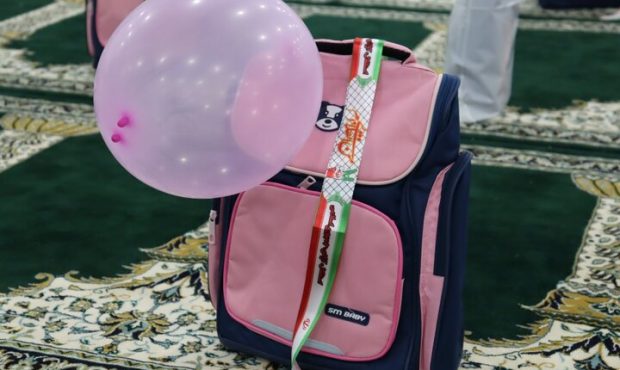 تهیه بسته های تحصیلی رایگان برای ۷۰ درصد دانش آموزان نیازمند ایلام