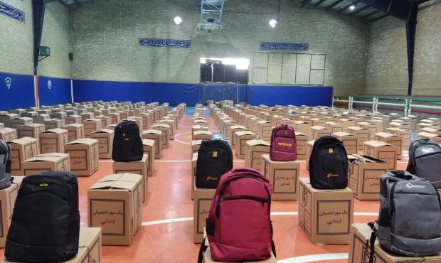 فرماندار ایلام خبر داد: توزیع نوشت‌افزار میان دانش‌آموزان نیازمند ایلام