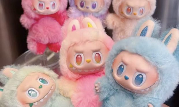 ایرانی‌ها طی ماه‌های اخیر ۸۰۰ میلیارد تومان برای خرید عروسک لبوبو صرف کرده‌اند