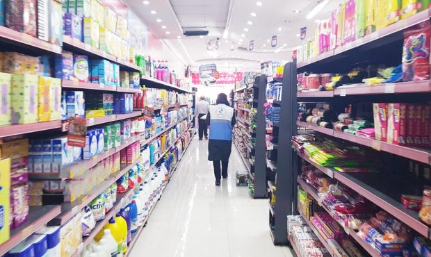 معاون بازرسی و نظارت اداره صمت ایلام: فروش کالا با قیمت قدیم و نرخ جدید تخلف است معاون بازرسی و نظارت اداره صمت ایلام: فروش کالا با قیمت قدیم و نرخ جدید تخلف است