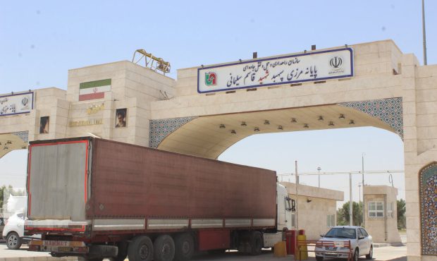 مدیرکل گمرک استان ایلام خبر داد: ۸۸۶ میلیون دلار کالا از مرز مهران صادر شد