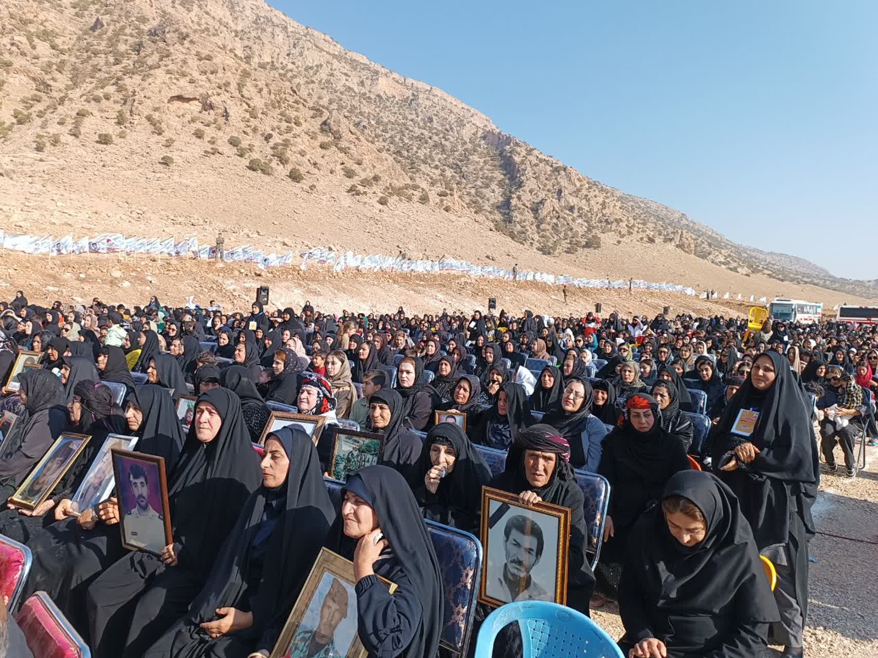 گزارش تصویری/ برگزاری باشکوه یادواره سرداران و ۴۰۰ شهید ایل خزل