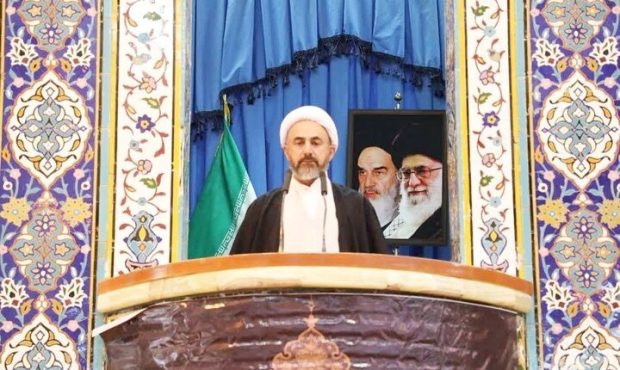 امام جمعه ایلام تاکید کرد: کنترل گرانی‌ و قیمت‌ها انتظار به‌حق مردم است