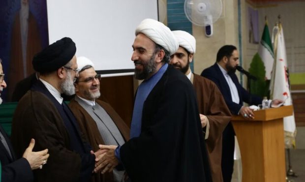 تقدیر از مدیرکل تبلیغات اسلامی استان ایلام در کنگره فعالان اربعین