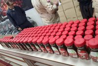 کشف بیش از ۶۰۰ بسته نسکافه قاچاق از یک دستگاه اتوبوس ورودی به کشور