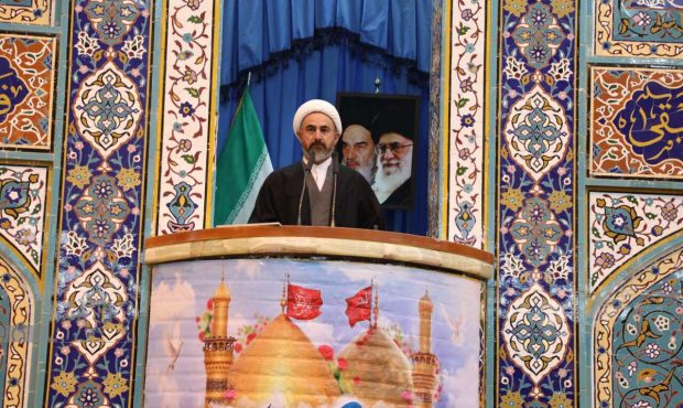 امام جمعه ایلام تاکید کرد: کمر فتنه آمریکایی با بصیرت مردم و اقتدار رهبری شکست امام جمعه ایلام تاکید کرد: کمر فتنه آمریکایی با بصیرت مردم و اقتدار رهبری شکست