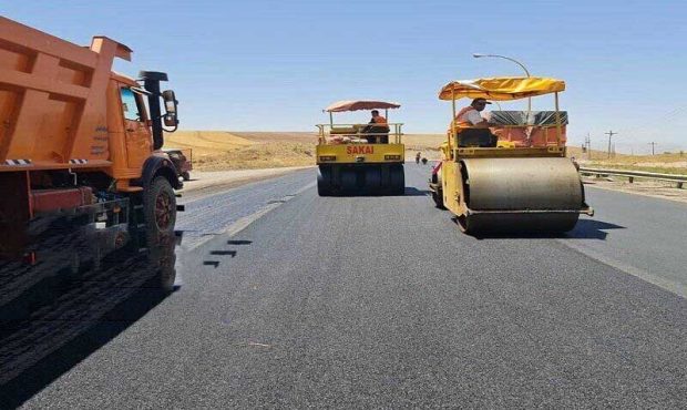 ۲۱۵ کیلومتر از جاده‌های ایلام بهسازی شد