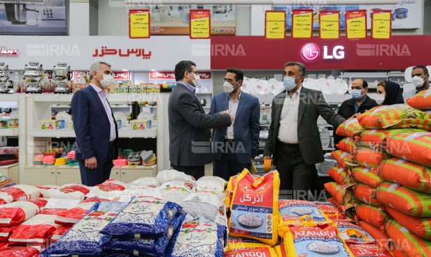 آغاز بازرسی ویژه بازار شب عید در ایلام/ ۱۳۴۳ پرونده تخلف تشکیل شد آغاز بازرسی ویژه بازار شب عید در ایلام/ ۱۳۴۳ پرونده تخلف تشکیل شد