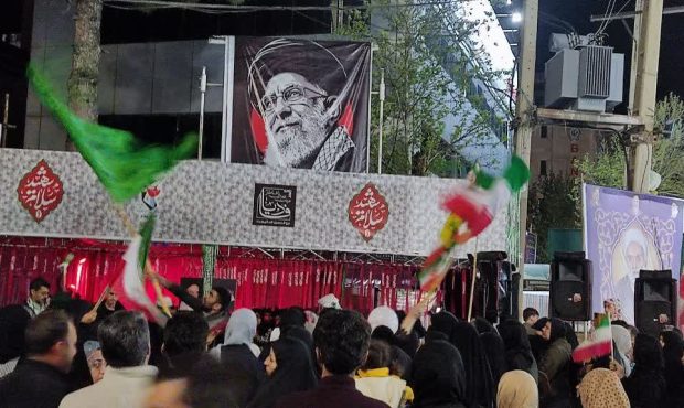 خیابانها زندهاند؛ با نفسهای مردم برای ایران خیابانها زندهاند؛ با نفسهای مردم برای ایران