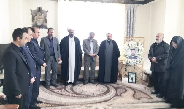دیدار امام جمعه ایلام با خانوادههای معظم شهدای جنگ رمضان دیدار امام جمعه ایلام با خانوادههای معظم شهدای جنگ رمضان
