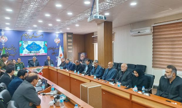 خانواده های معظم شهدای ارتش در جنگ تحمیلی رمضان در استان ایلام تجلیل شدند خانواده های معظم شهدای ارتش در جنگ تحمیلی رمضان در استان ایلام تجلیل شدند