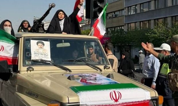 دختران ایران؛ روایت ایستادگی، نه تماشا دختران ایران؛ روایت ایستادگی، نه تماشا