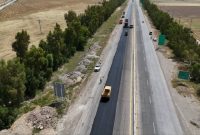 آغاز اجرای روکش آسفالت ۴۵ کیلومتر از محورهای ایلام و مهران با اولویت مسیر اربعین