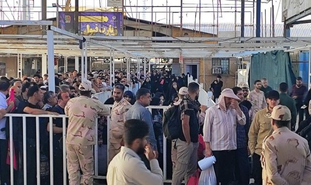 فرماندار مهران خبر داد: تردد ۱۱۷ هزار نفر از مرز مهران طی ایام عرفه فرماندار مهران خبر داد: تردد ۱۱۷ هزار نفر از مرز مهران طی ایام عرفه