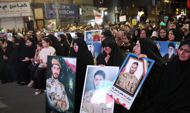 میدان ۲۲ بهمن ایلام؛ امشب قرارگاه دلدادگان شهداست