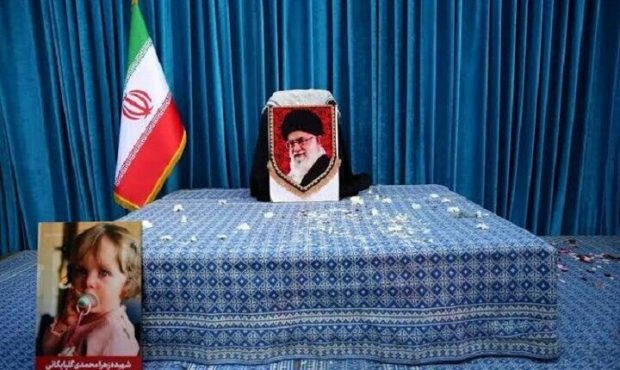 تابوتی که بوی بهشت میدهد: وداع با «زهرا»، نوگلِ پرپرشدهی رهبری تابوتی که بوی بهشت میدهد: وداع با «زهرا»، نوگلِ پرپرشدهی رهبری