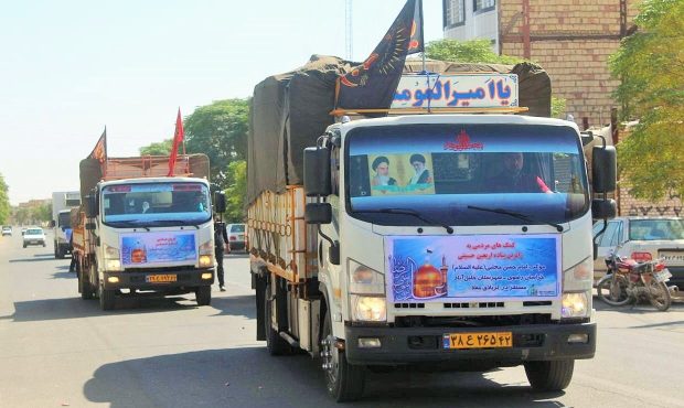 سه هزار کامیون حامل اقلام مواکب از مرز مهران راهی عراق شد سه هزار کامیون حامل اقلام مواکب از مرز مهران راهی عراق شد
