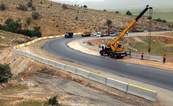 مسیر جایگزین «سنگر نادر» دهلران پیش از اربعین به بهرهبرداری میرسد مسیر جایگزین «سنگر نادر» دهلران پیش از اربعین به بهرهبرداری میرسد