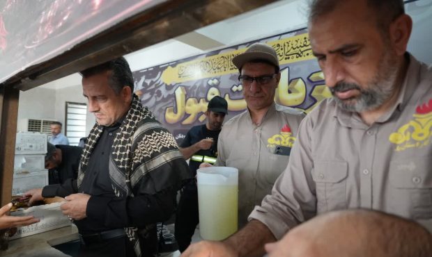 موکب بزرگ شرکت گاز ایلام در مسیر زائران اربعین آغاز به کار کرد موکب بزرگ شرکت گاز ایلام در مسیر زائران اربعین آغاز به کار کرد