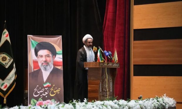 امام جمعه ایلام تاکید کرد: امنیت مردم ثمره مجاهدت حافظان امنیت است امام جمعه ایلام تاکید کرد: امنیت مردم ثمره مجاهدت حافظان امنیت است