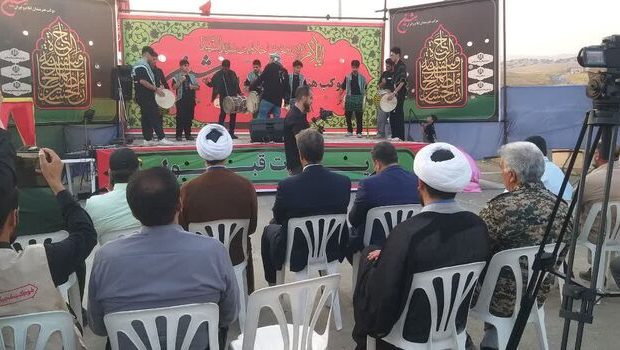 برپایی کارگاه های تجسمی و نمایشگاه عکس اربعین در موکب شین برپایی کارگاه های تجسمی و نمایشگاه عکس اربعین در موکب شین