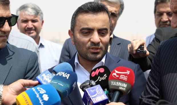 عملیات اجرایی نیروگاه خورشیدی پارکینگ اربعین مهران آغاز شد عملیات اجرایی نیروگاه خورشیدی پارکینگ اربعین مهران آغاز شد