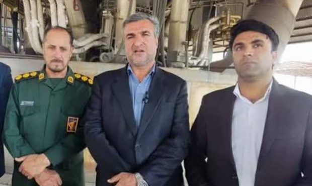 پیگیری ویژه معاون استاندار ایلام برای رفع مشکلات کارگران کارخانه «سیلیکون منگنز آلامتو» ملکشاهی پیگیری ویژه معاون استاندار ایلام برای رفع مشکلات کارگران کارخانه «سیلیکون منگنز آلامتو» ملکشاهی