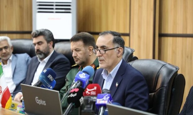 معاون رئیس جمهور تاکید کرد: خدمات دولت حتی یک روز تعطیل نشده است معاون رئیس جمهور تاکید کرد: خدمات دولت حتی یک روز تعطیل نشده است