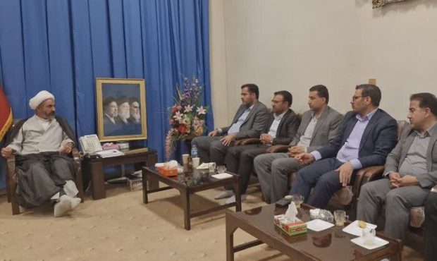 امام جمعه ایلام: دستگاه قضایی خط مقدم مقابله با مفسدان است امام جمعه ایلام: دستگاه قضایی خط مقدم مقابله با مفسدان است